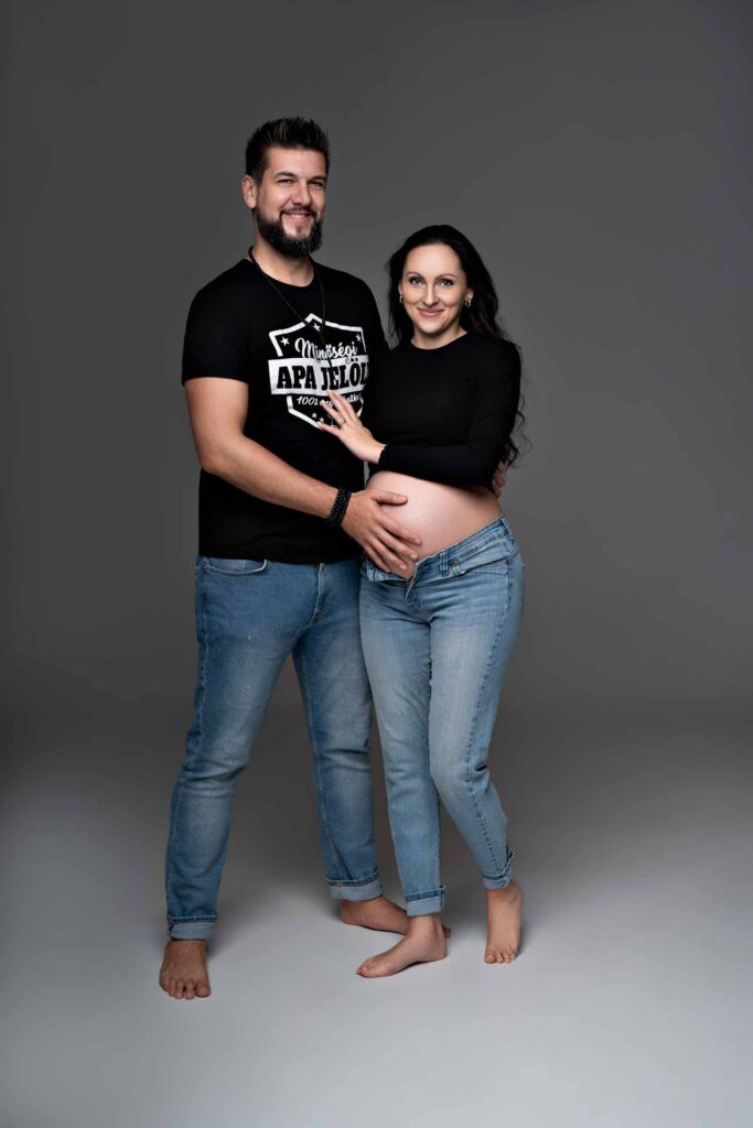 kismama-fotozas-studios- letisztult kismama fotózás